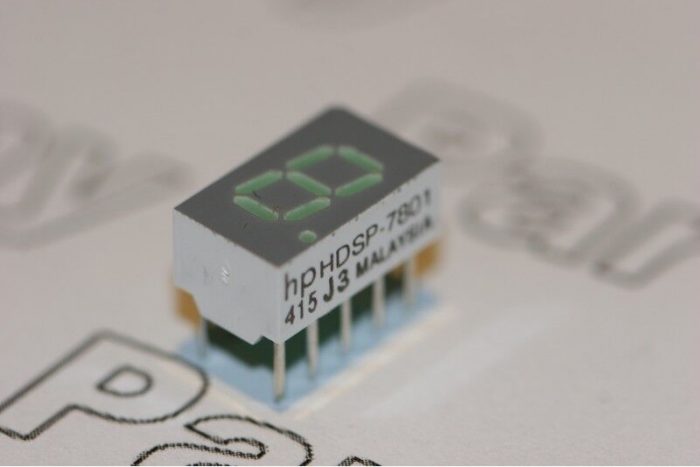 HDSP-7801 Hewlett Packard Green 7-Segment LED Display 0.3" Micro Bright