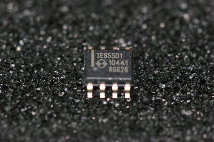 IES5501 Hendon Fast Dual Bi-Directional Bus Buffer SOIC SMD
