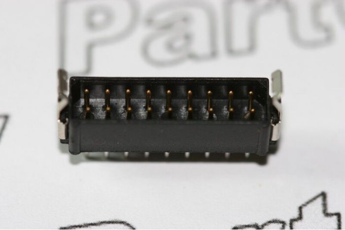 M80-8671822 Harwin 18 Way DIL Vertical Male Latched Header - Image 3