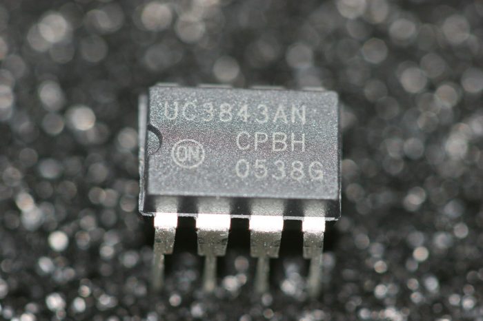 UC3843AN High Performance Current Mode PWM Controller UC3843
