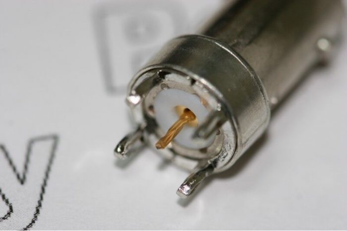 222006-1 AMP BNC RF Connector PCB Mounting Straight 50 Ohm - Image 3