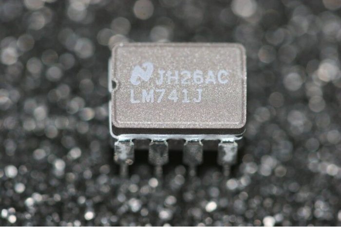 LM741J National Semiconductor Operational Amplifier