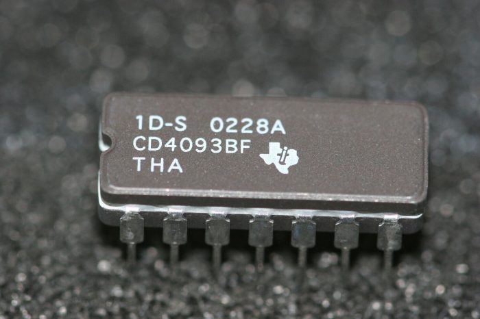CD4093BF Quad 2-Input NAND Schmitt Triggers Texas Instruments CD4093