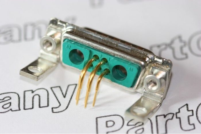 DPM-7W2-AC6(061) Cambridge Connectors 5 Pin D Sub Plug Right Angle - Image 3
