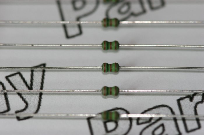 Metal Film Resistors 1% 0.4W Eurohm MF40 3.5mm Body - Choose Values