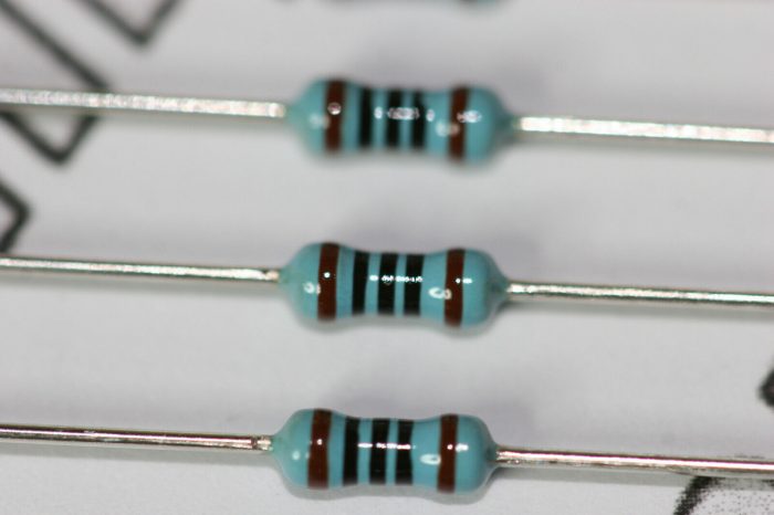 100R 1% Metal Film Resistor 0.6W 250V MF60SS ASJ 100 Ohm - Image 2