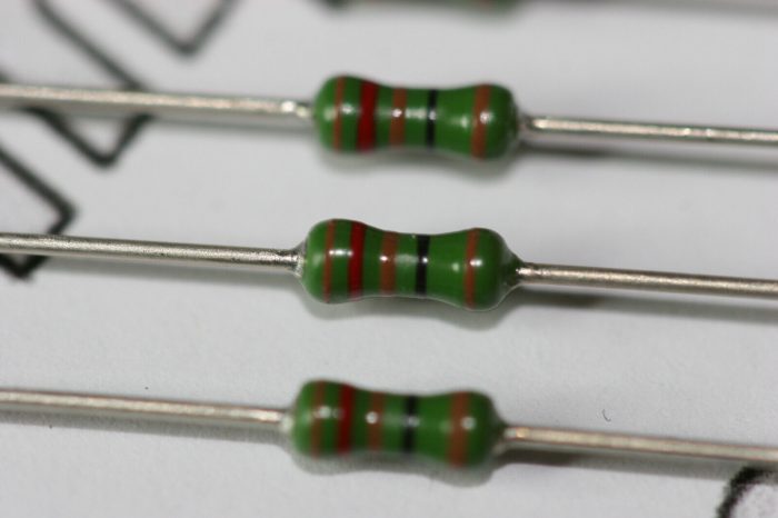 SMA0207 Vishay Draloric Metal Film 1% Resistors 0.6W 350V - Choose Values
