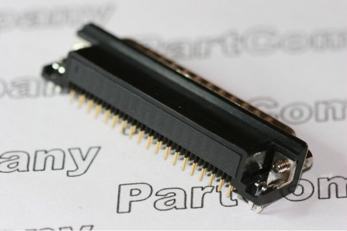 SDCX37PNTD ITW McMurdo D Sub Plug R/A PCB Mounting 37 Way - Image 3