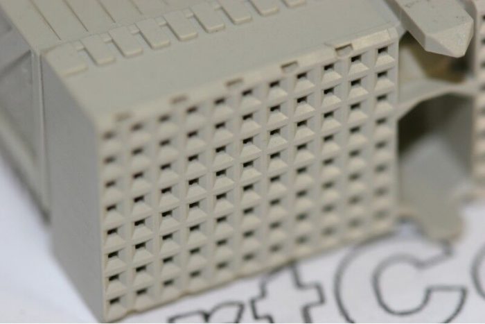 646442-1 AMP 2mm Hard Metric PCB Mount 176 Pin Right Angle TE Connectivity / AMP - Image 4